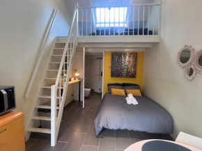 Tiny apartment in cute village very close to Amsterdam